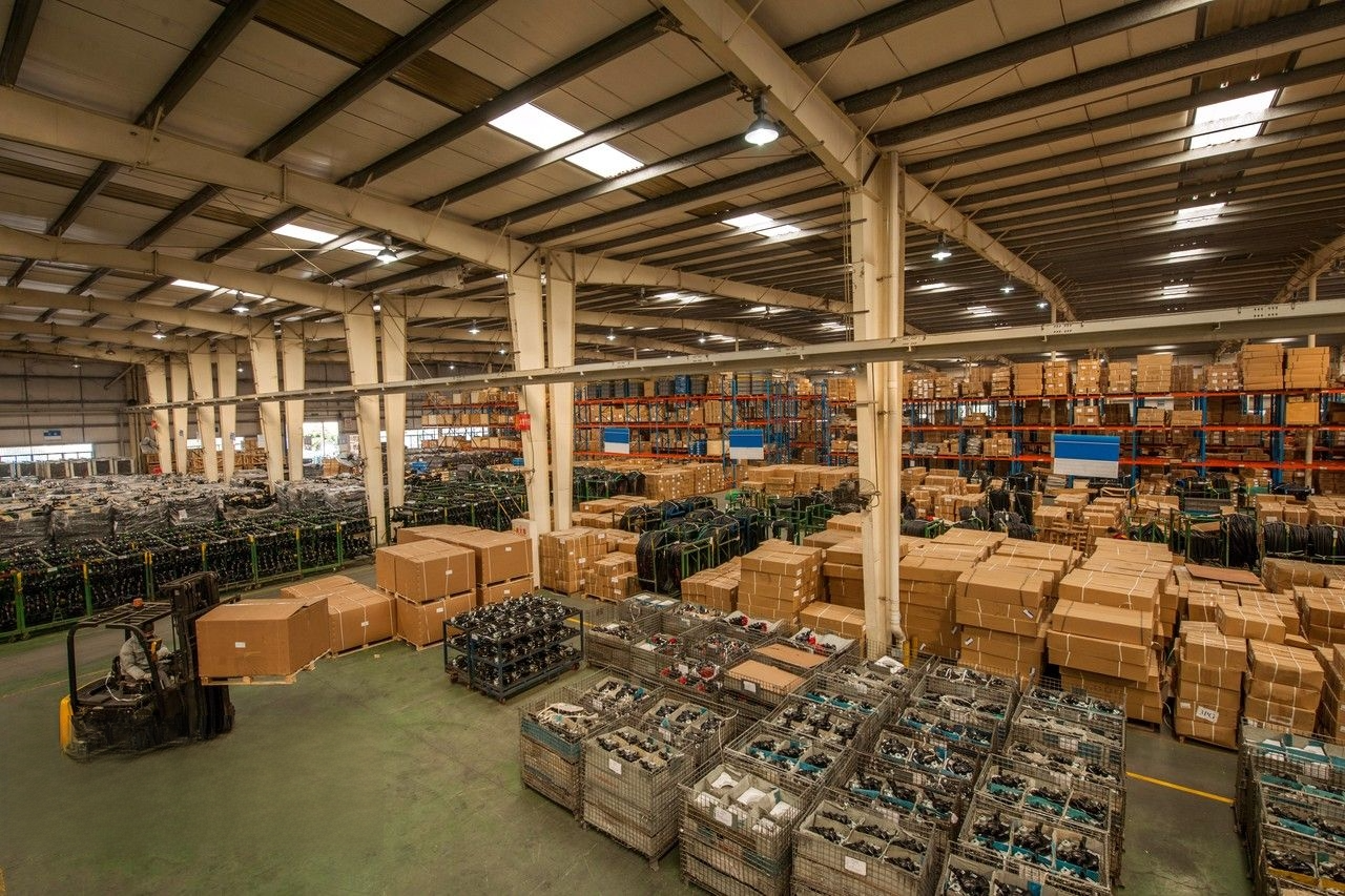 How Do Skincare OEM Manufacturers Support FCL Shipping & Customs Clearance for the US & EU?